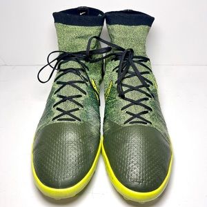 Nike Vapor Flyknit Indoor/Hardground Soccer Cleats SIZE 12 US.